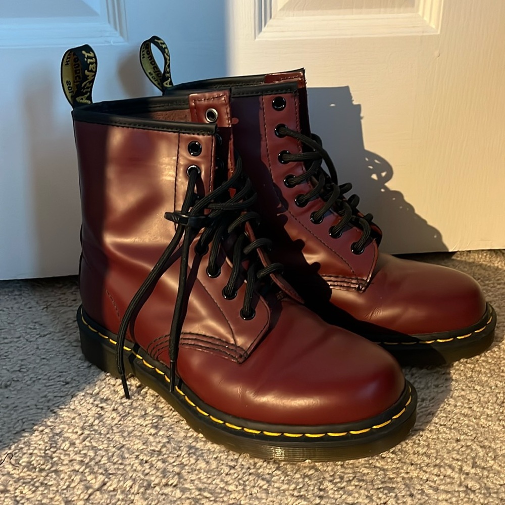 Dr. Martens 1460 SMOOTH LEATHER LACE UP BOOTS